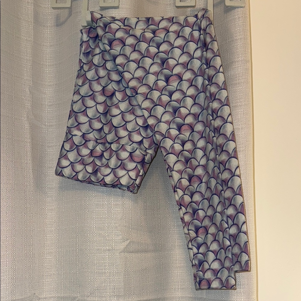 LuLaRoe Purple and White Floral Leggings, One Size